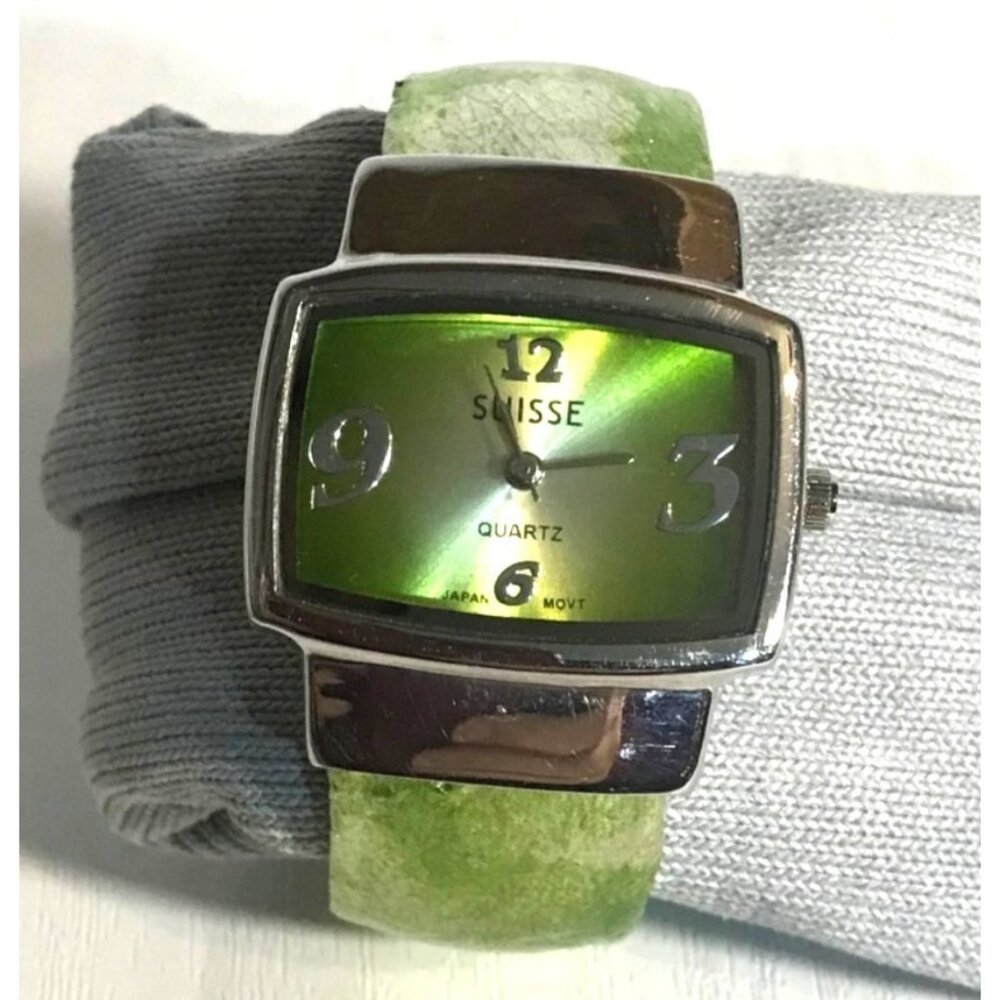 Suisse Womens Watch Green Bangle Bracelet Stainless Steel P259 Japan Movement